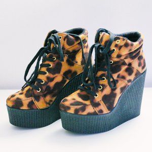 Women's Size 7 Leopard Wedge Platform Heels
